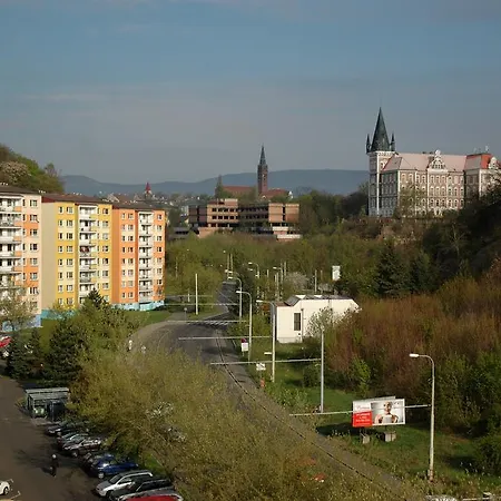 V Cechach * Teplice